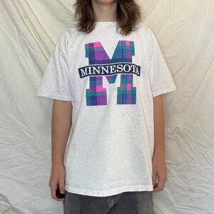VINTAGE 90s MINNESOTA HEATHER GREY PLAID SINGLE STITCH GRAPHIC TEE